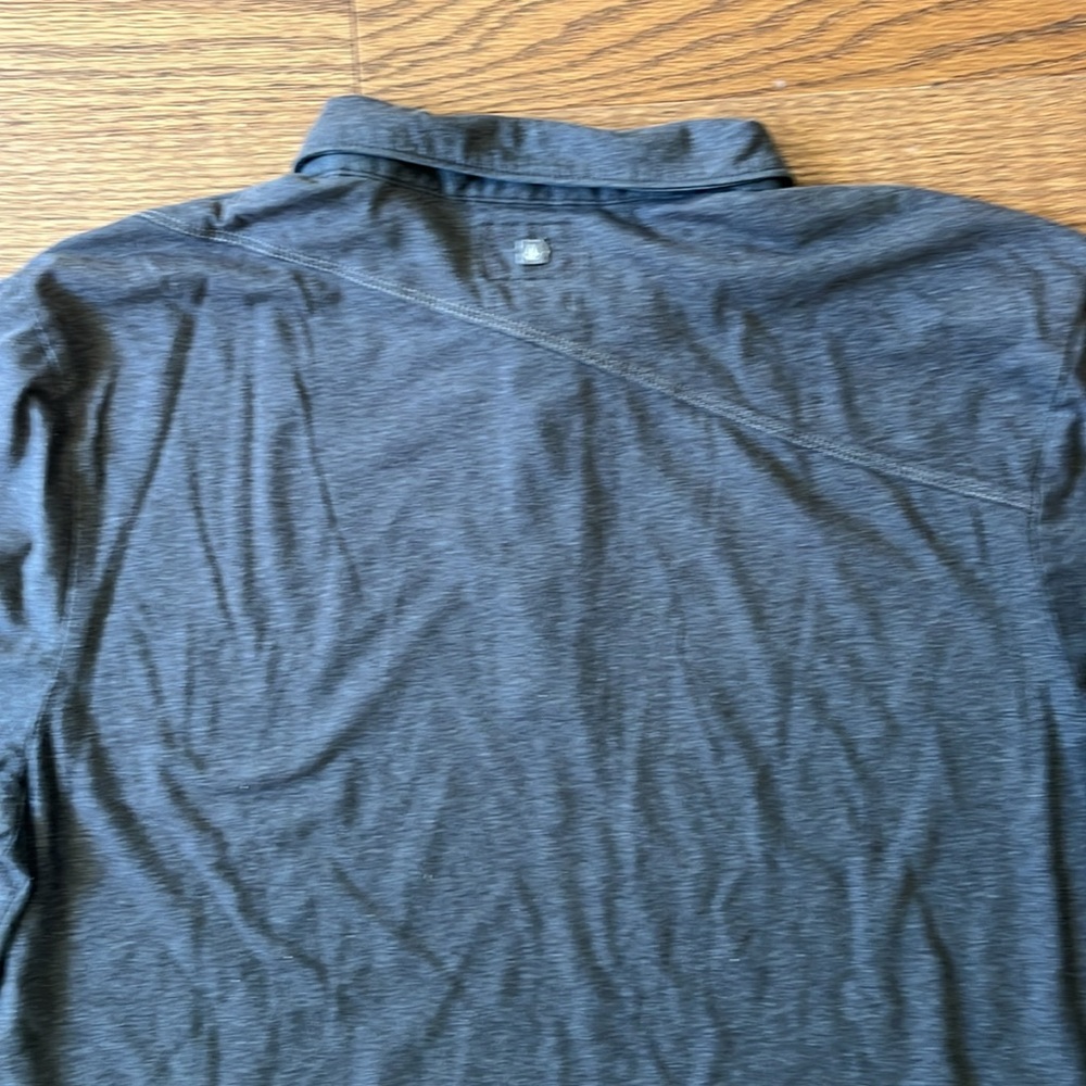 Volcom Polo Shirt. - Picture 6 of 6